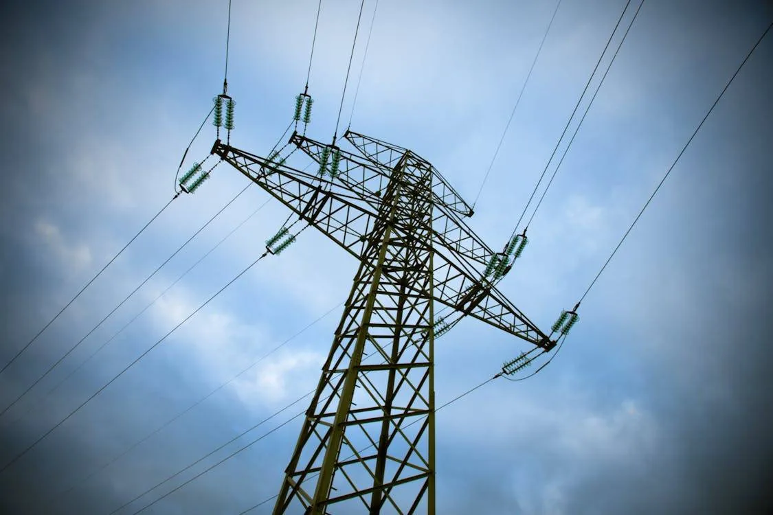 Red eléctrica y vivienda nueva en España 2026: ¿hay energía suficiente para construir?