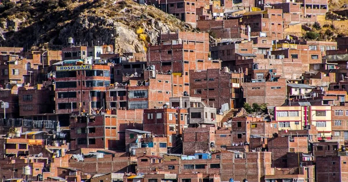 La concentración inmobiliaria en España 2026: grandes tenedores cuadruplican su patrimonio mientras 2,3 millones de hogares dejan de ser propietarios