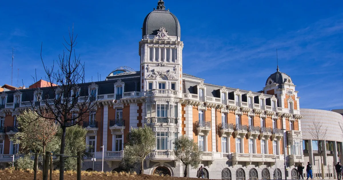 Empleo público Madrid 2026: las 2.557 plazas de Almeida y el muro de vivienda que espera a quien apruebe